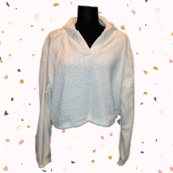 🔴 SALE NWT White Furry Cropped Embossed Pattern Hoodie - Picture 2 of 11